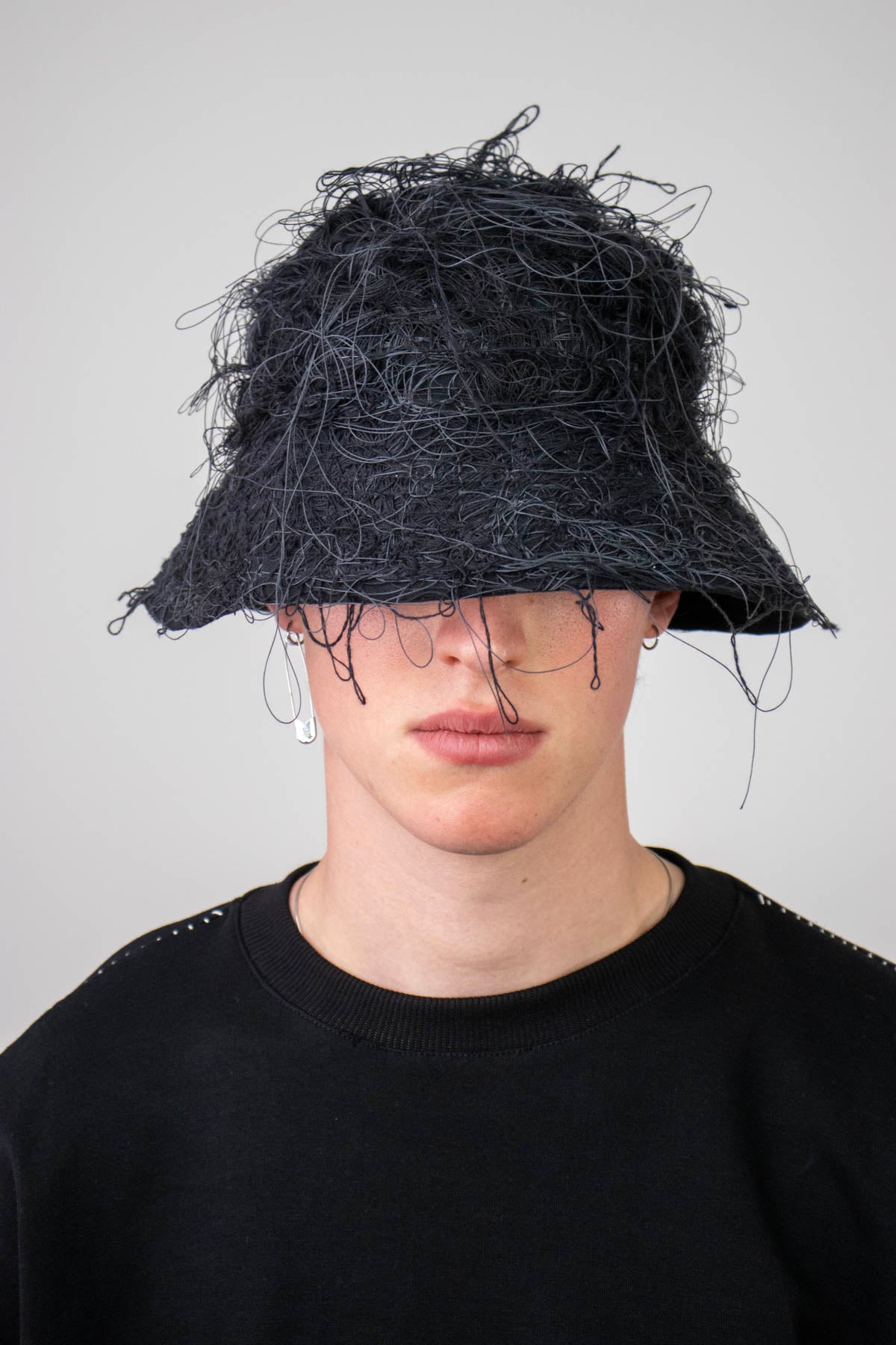 Bird's Nest Black bucket hat