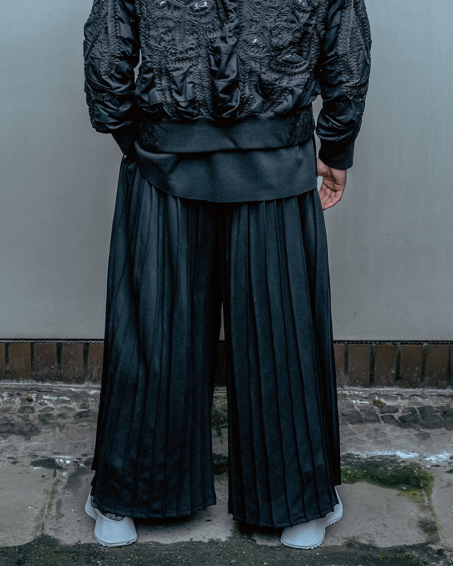 Hakama Pleated track pants