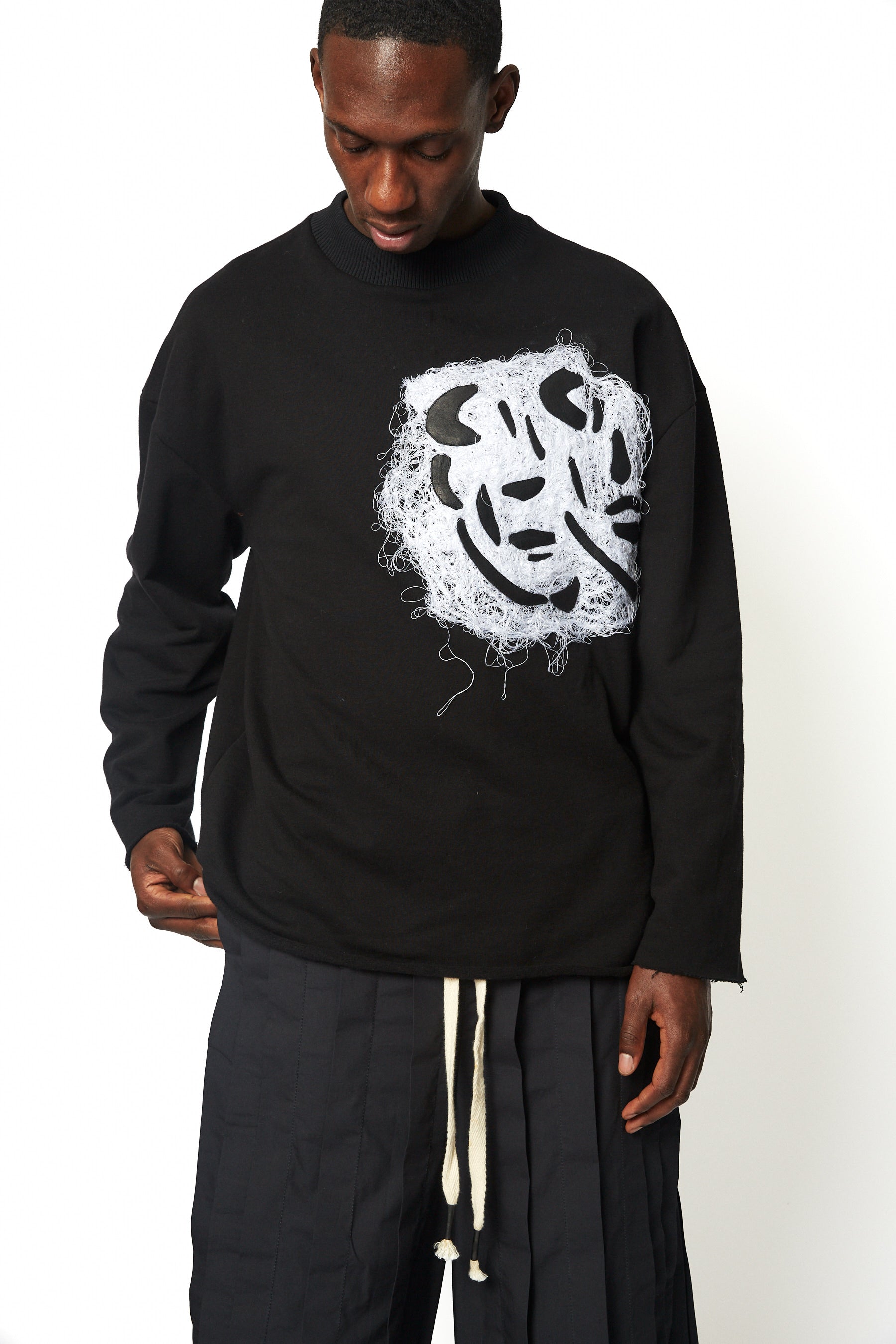 Faces Crew neck